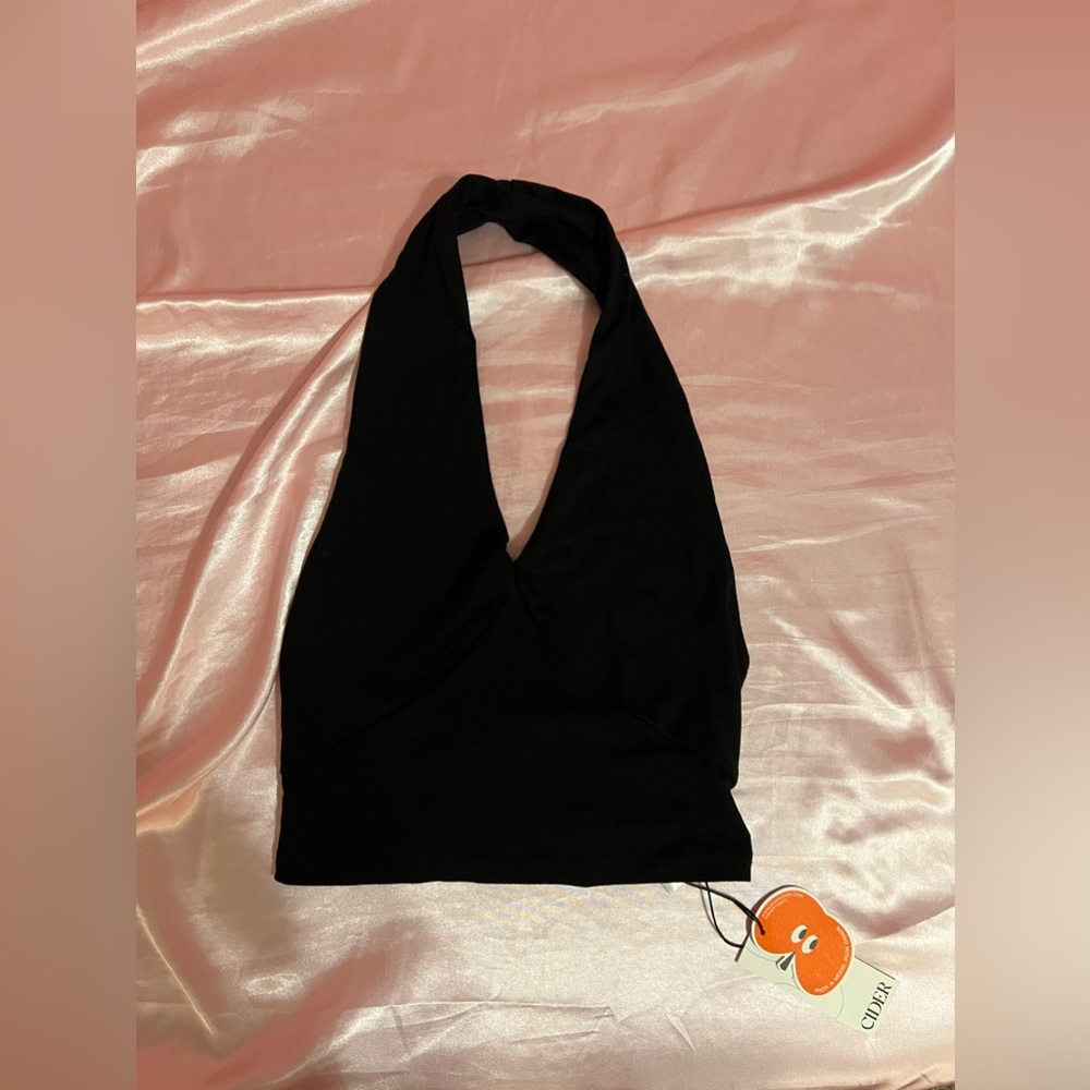 CIDER Small Black Halter Crop Top (Never Worn) (Tag Still On)